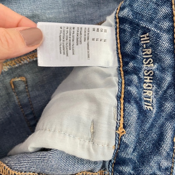 SOLD AEO Distressed Stretch Hi-Rise Jean Shorts - Picture 6 of 7